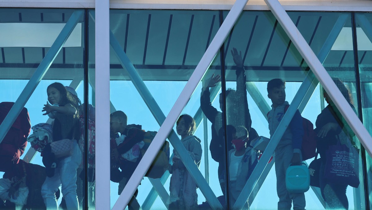 6.1 millones de niños en EU compartían su hogar con algún familiar indocumentado. | EFE