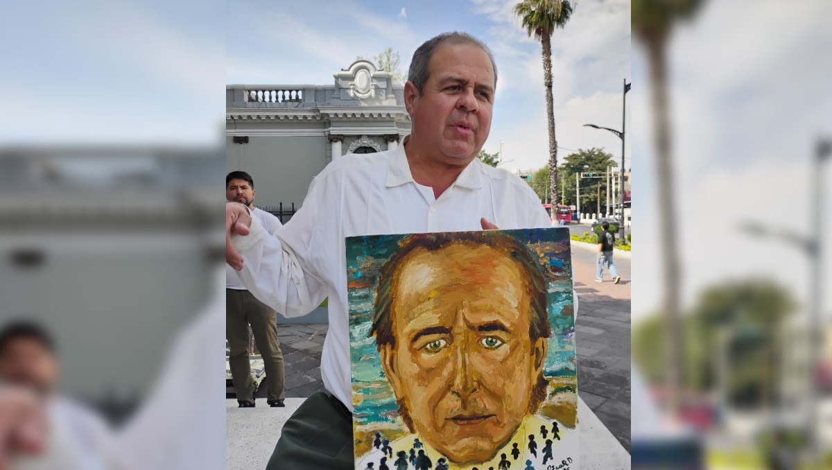 Oscar pintó una retrato para Joan Manuel Serrat y acudió a al entrega del doctorado honoris causa (Dalia Rojas)