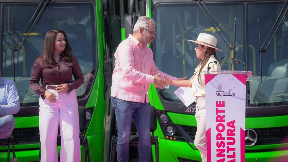 Detectan presunto “halcón” en evento de Grecia Quiroz, en Uruapan, Michoacán