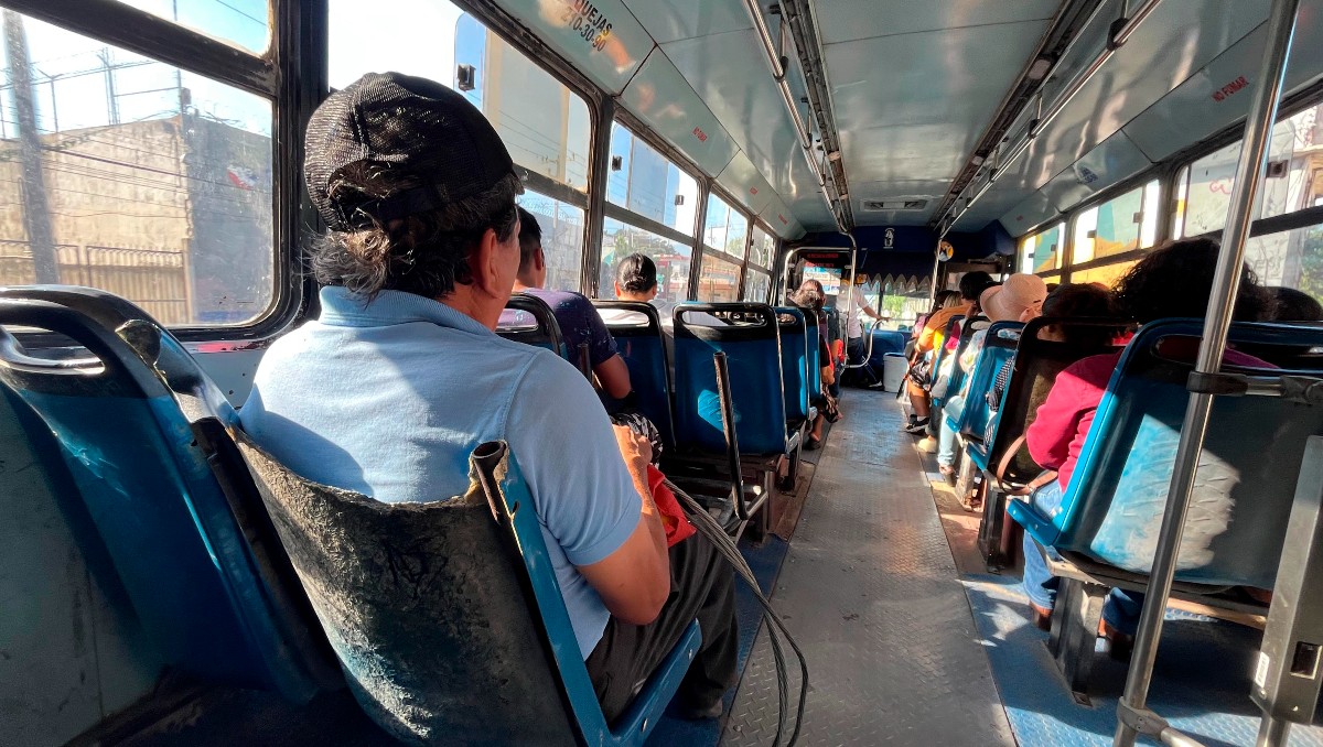 Hay pocas unidades de transporte público en Tampico, dejan de circular temprano y operan casi desarmándose. (Yazmín Sánchez)