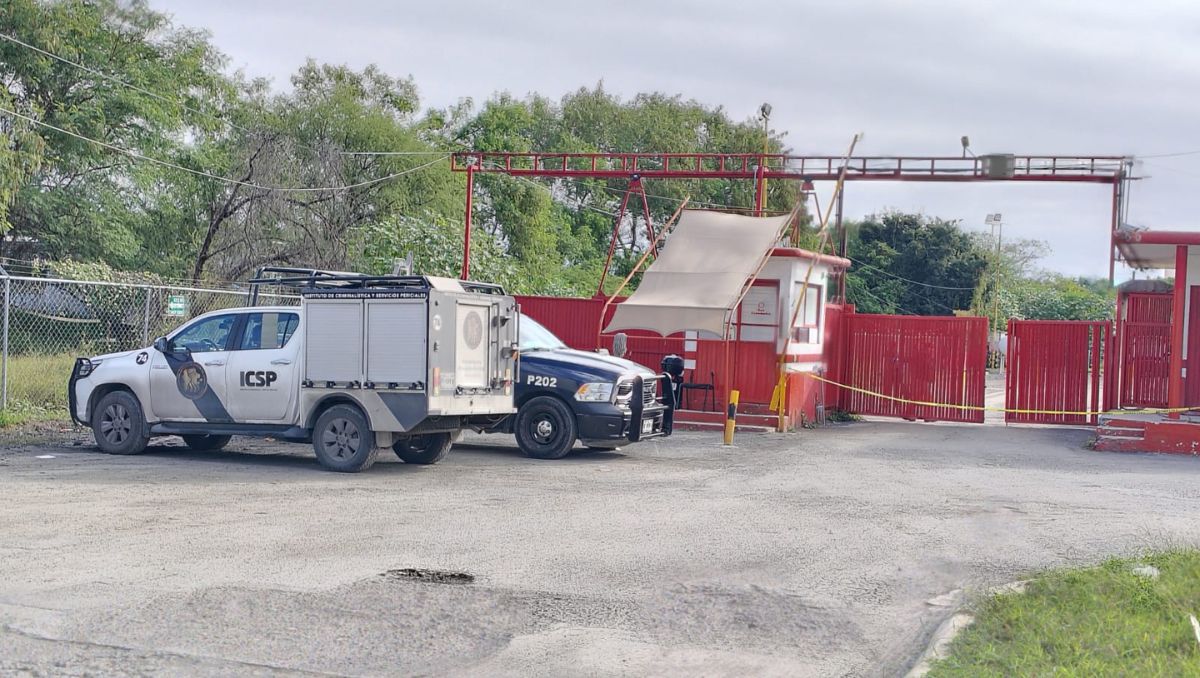 El vehículo robado de forma violenta fue un automóvil Nissan Versa color guindo. Agustín Martínez