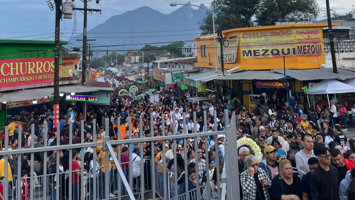 La Basílica de Guadalupe en Monterrey recibe a cientos de personas en esta temporada. | Gabriela Garza