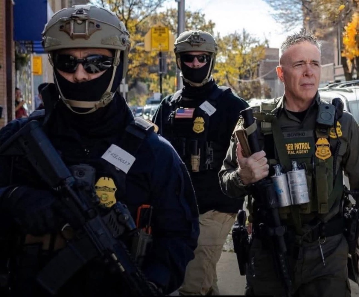 Centros de detención, a su máxima capacidad: migrantes en EU son llevados a prisiones de alta peligrosidad