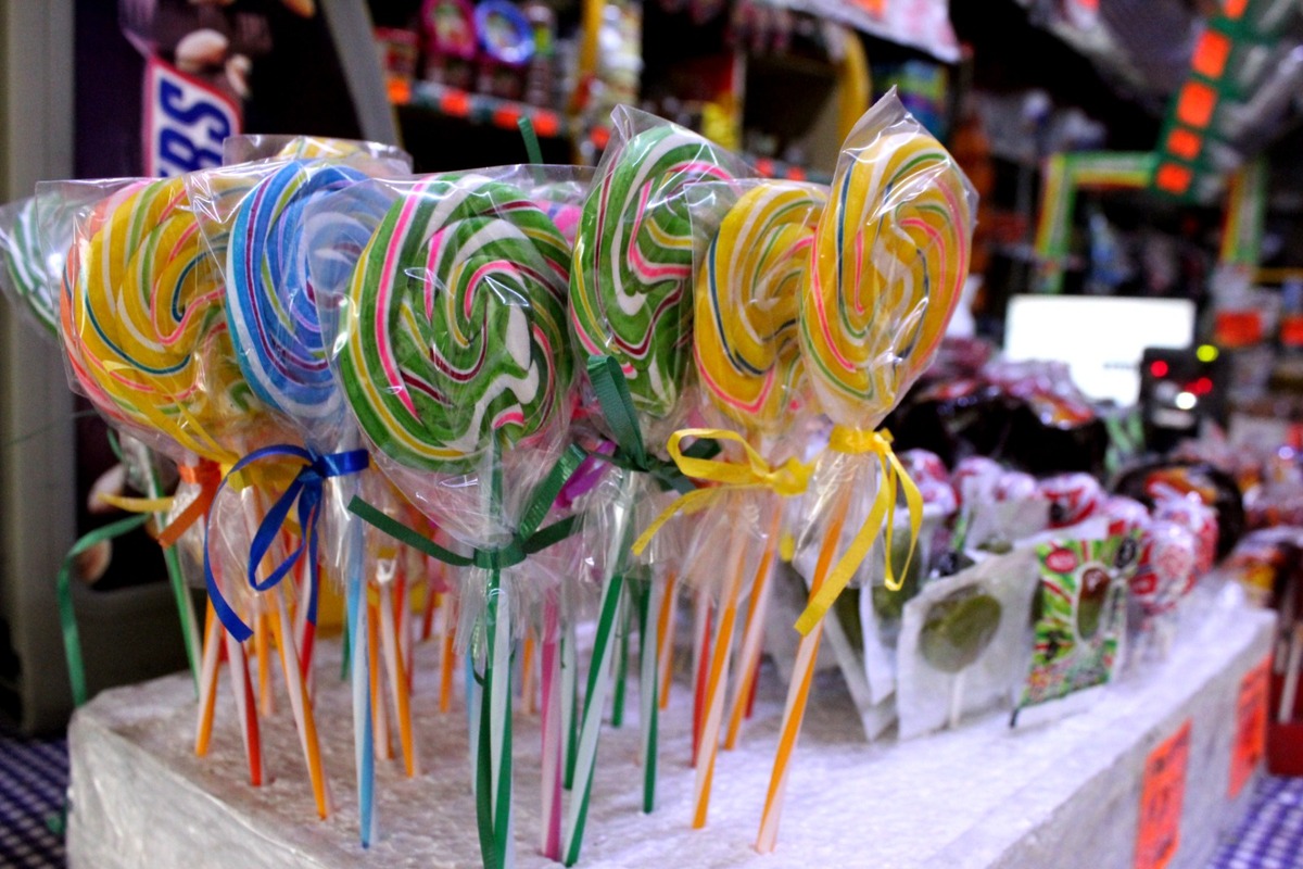 En Torreón, dulcerías esperan repunte de ventas en diciembre. (Roberto Amaya)