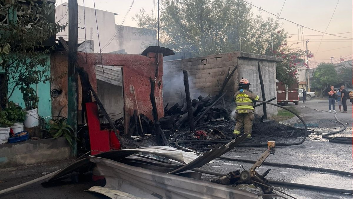 De acuerdo a vecinos, no es la primera vez que se registra un incendio en esa casa. Foto: Gabriela Garza