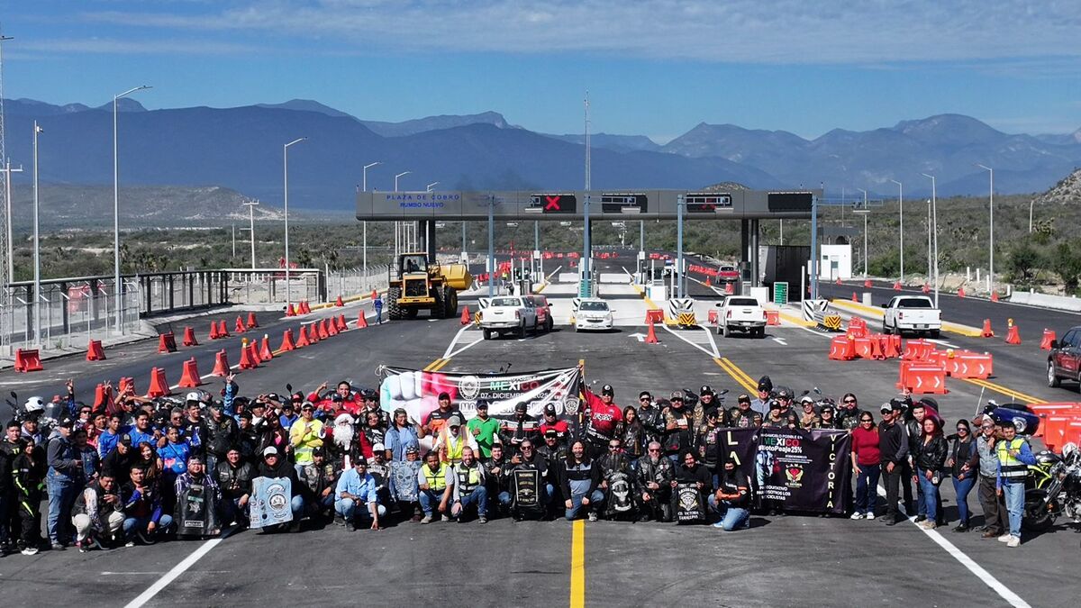 Motociclistas en Jaumave, Tamaulipas