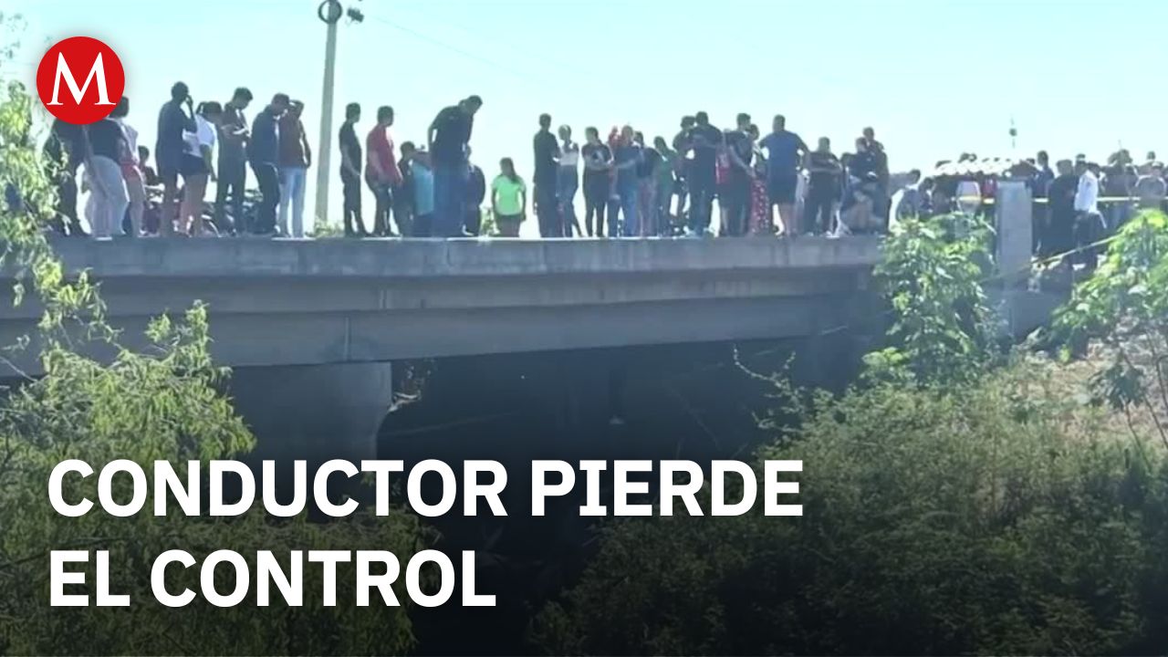 En Sinaloa, un padre y un hijo fallecieron en un trágico accidente donde cayó su vehículo a un canal