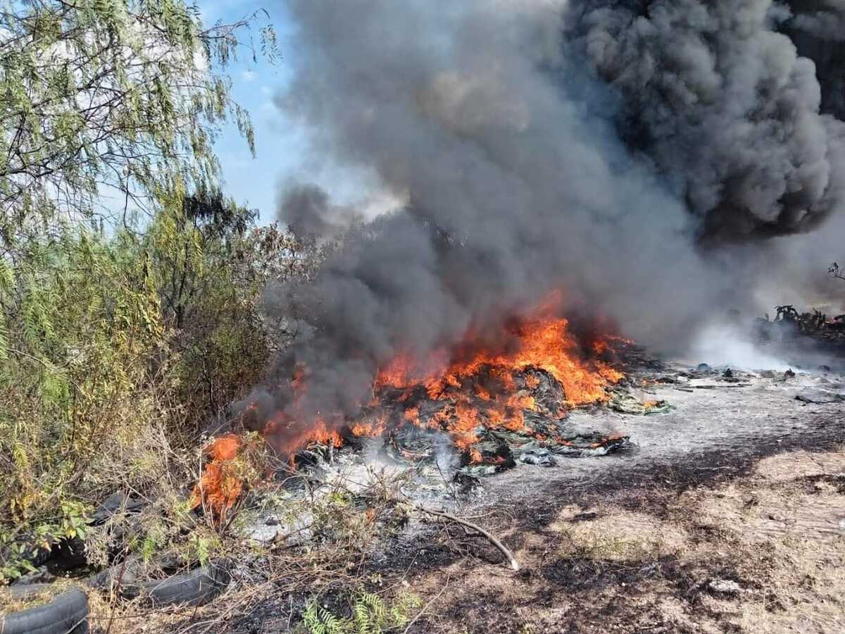 El siniestro se originó presuntamente por la quema de llantas acumuladas en un predio
