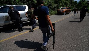 Integrantes de la Guardia Comunitaria de Coahuayana, Michoacán