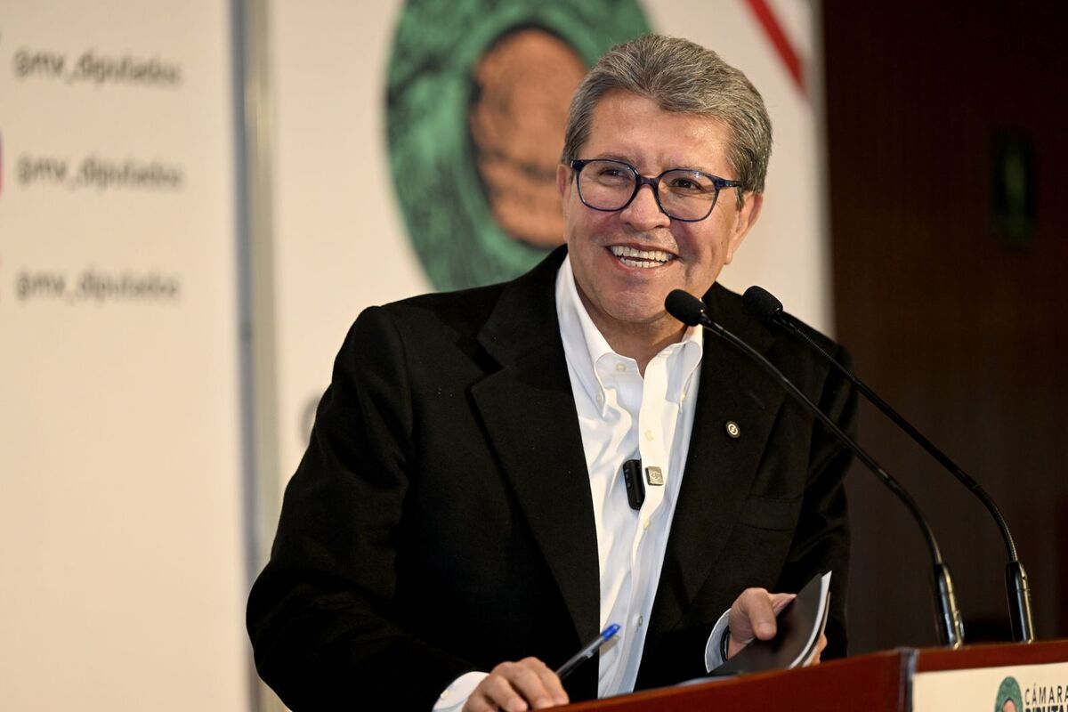 Monreal aseguró tener gafete en primera fila para el mitin de la 4T en el Zócalo-CdMx; niega consigna para relegarlo