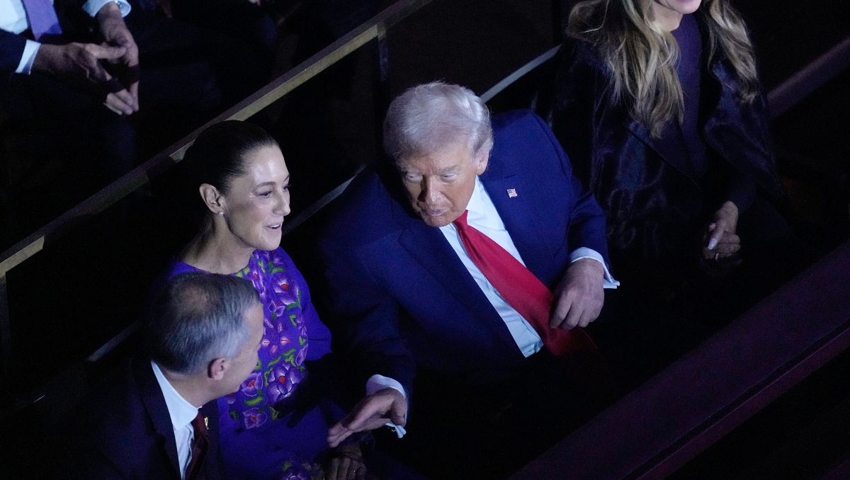 La Presidenta junto a los mandatarios de Estados Unidos y Canadá, en el palco del sorteo del Mundial.