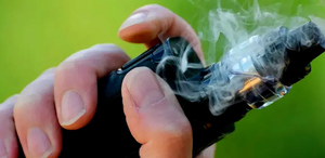 Sheinbaum envió a Diputados una iniciativa para prohibir vapeadores y universalizar el sistema de salud con intercambio entre IMSS e ISSSTE.