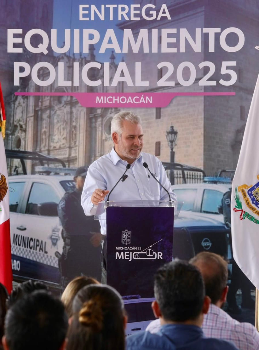 Alfredo Ramírez Bedolla, entregó 122 patrullas para agentes de la Guardia Civil y policías