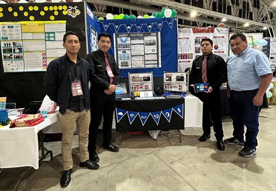 Alumnos desarrollan módulo, impulsa industria 4.0. (Francisco Villeda)