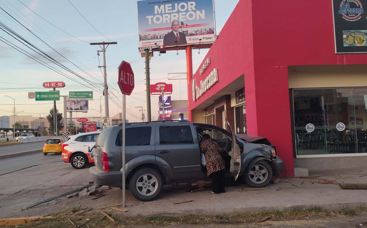 El conductor resultó ileso tras el accidente. | Foto: Especial