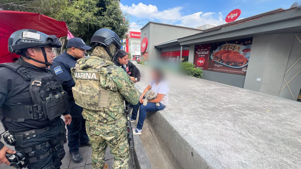 Fuerzas policiales lograron ubicar a la adolescente afuera de Plaza Aragón