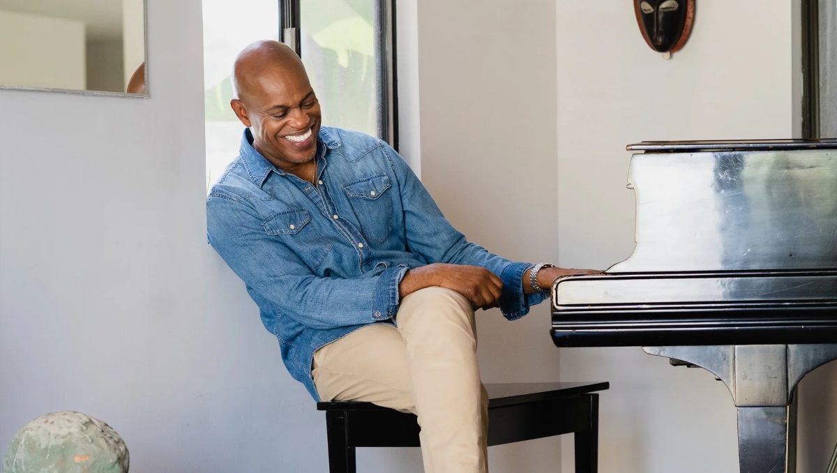 Jubilant Sykes, cantante nominado al Grammy, es asesinado a puñaladas presuntamente por su hijo