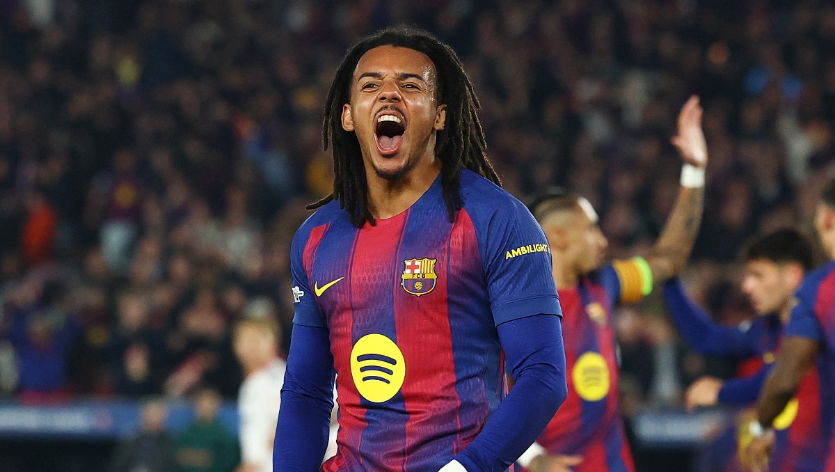 Jules Koundé firmó doblete en triunfo del Barcelona en la Champions League (Reuters)