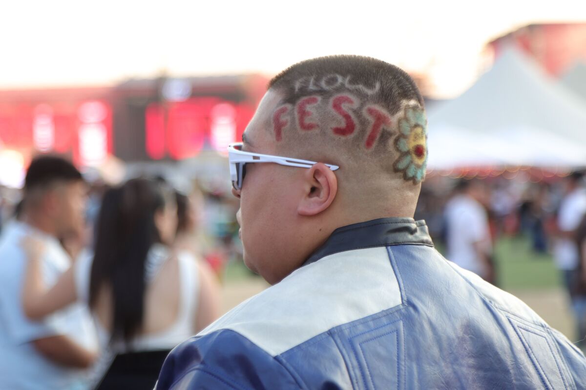 Las letras de los corridos tumbados están cargadas de mensajes subliminales que los jóvenes pueden entender (Cuartoscuro).