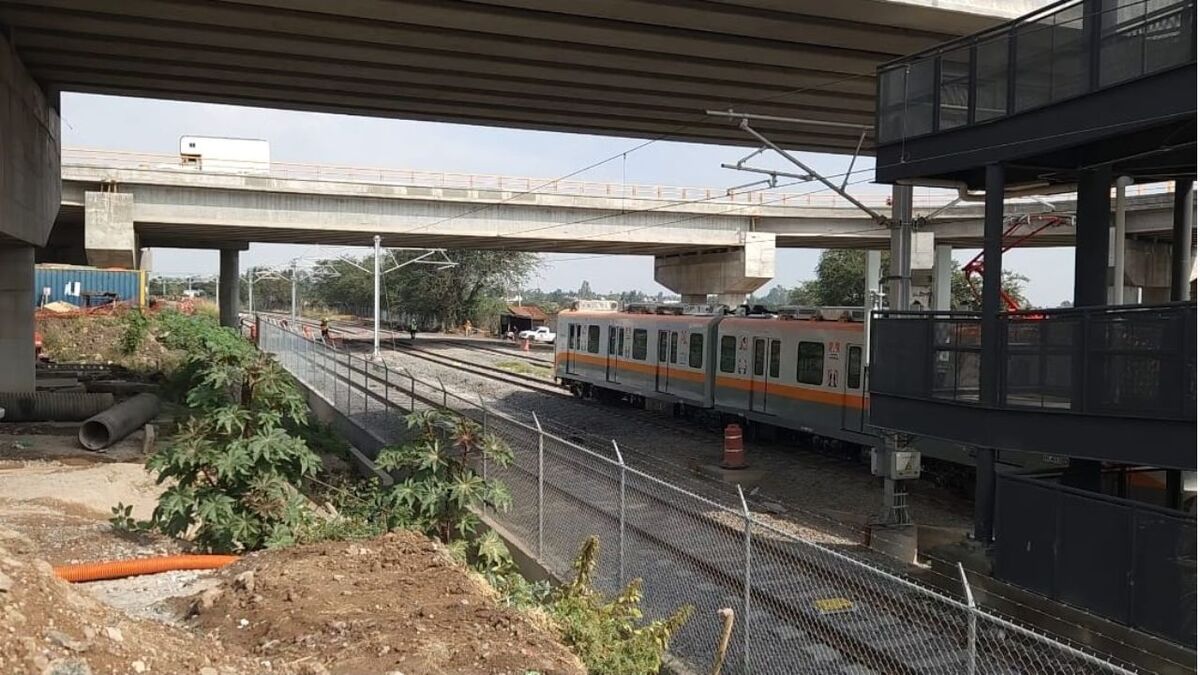 Partes de la Línea 4 del Tren Ligero tienen retrasos (Cortesía)