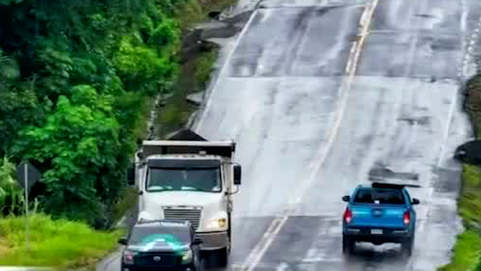 Revelan la ruta de la camioneta que explotó en Coahuayana, Michoacán