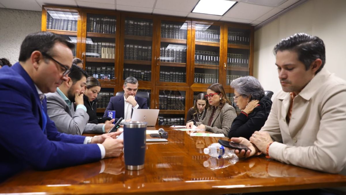 Sesión de la Comisión Primera de Hacienda del Congreso de Nuevo León. | Luis Guerra