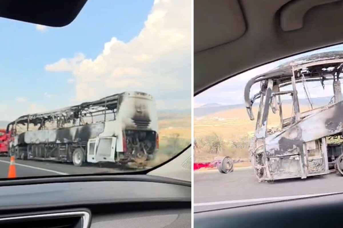 Autobús reducido a cenizas después de salirse de la carretera Pachuca–Tulancingo, a la altura de Singuilucan.