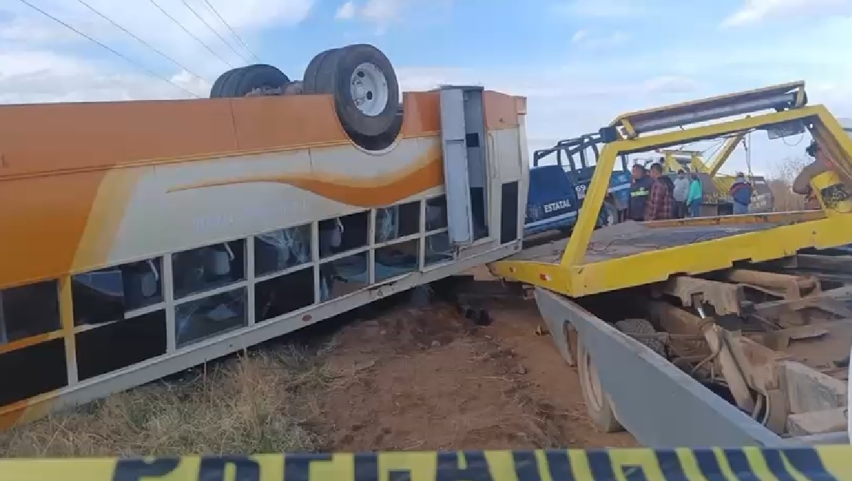 El conductor de la unidad abandonó a los estudiantes e intentó darse a la fuga. | Especial