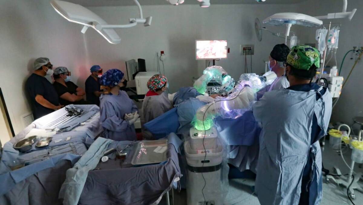 Edomex primera entidad en integrar a su red de hospitales públicos el sistema robótico Versius. Foto: Tania Contreras