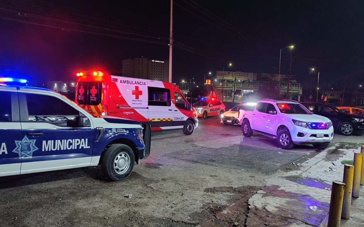 Hombre arrolla empleada de bar en Torreón. | Foto: Especial