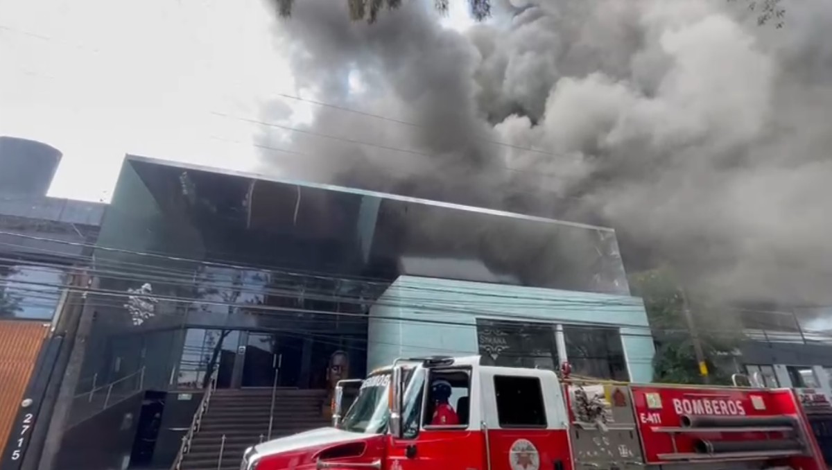 Incendio en antro ubicado en la colonia Providencia de Guadalajara (Cortesía)