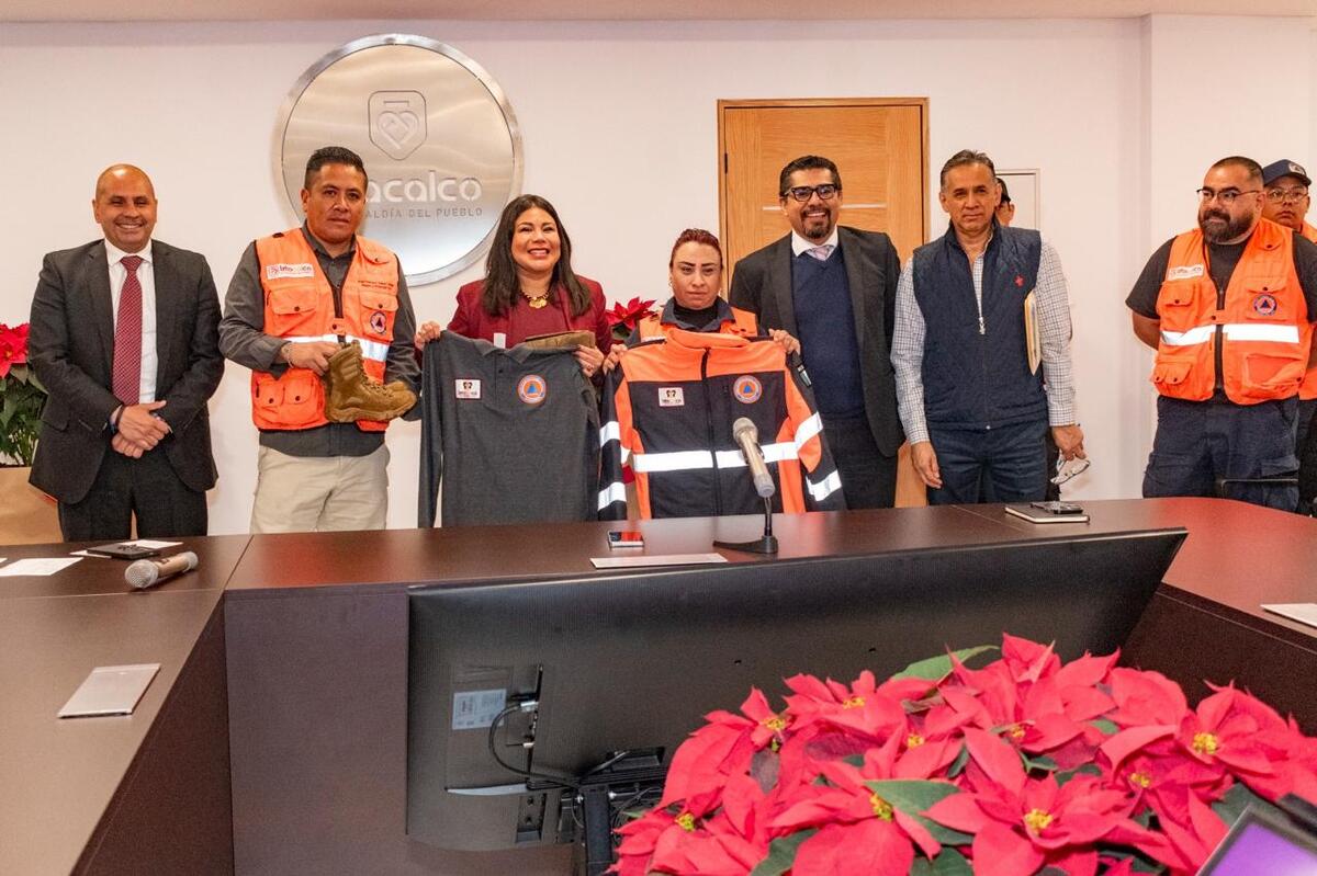 Lourdes Paz reconoció el valor y el arduo trabajo del equipo de Protección Civil | Cortesía.