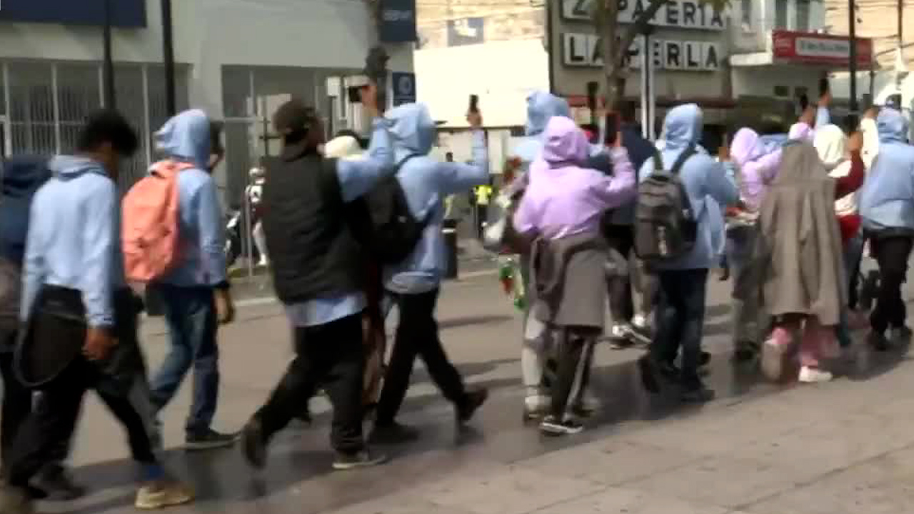 Miles de visitantes llegan a la Basílica de Guadalupe para celebrar a la Virgen en CDMX