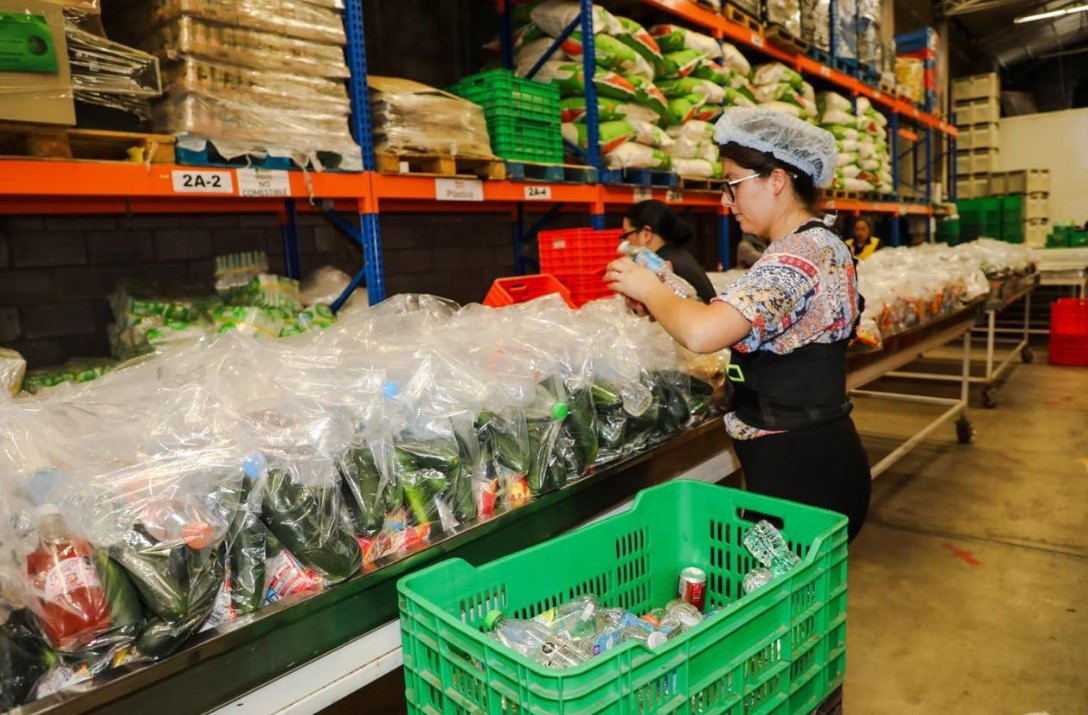 Los productos pasan por un control para dictaminar cuáles sí son aptos para consumir. (Foto: Estíbaliz Aguilar )