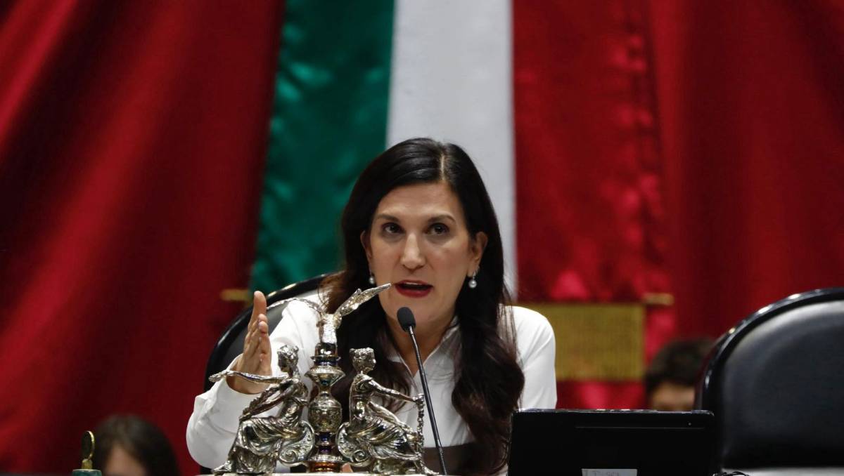 Diputados de Morena y PAN 'chocan' durante conmemoración del Día de los Derechos Humanos en San Lázaro