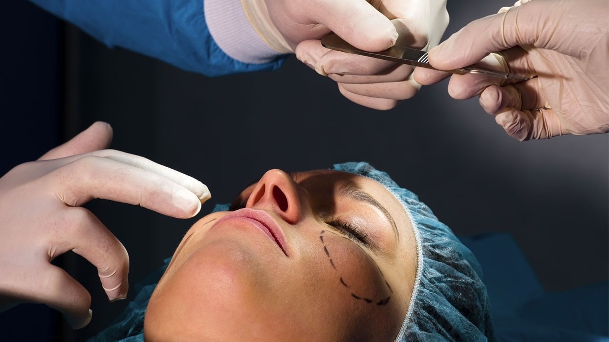 Ofertan en redes 'tandas' para realizarse cirugías plásticas en Guanajuato