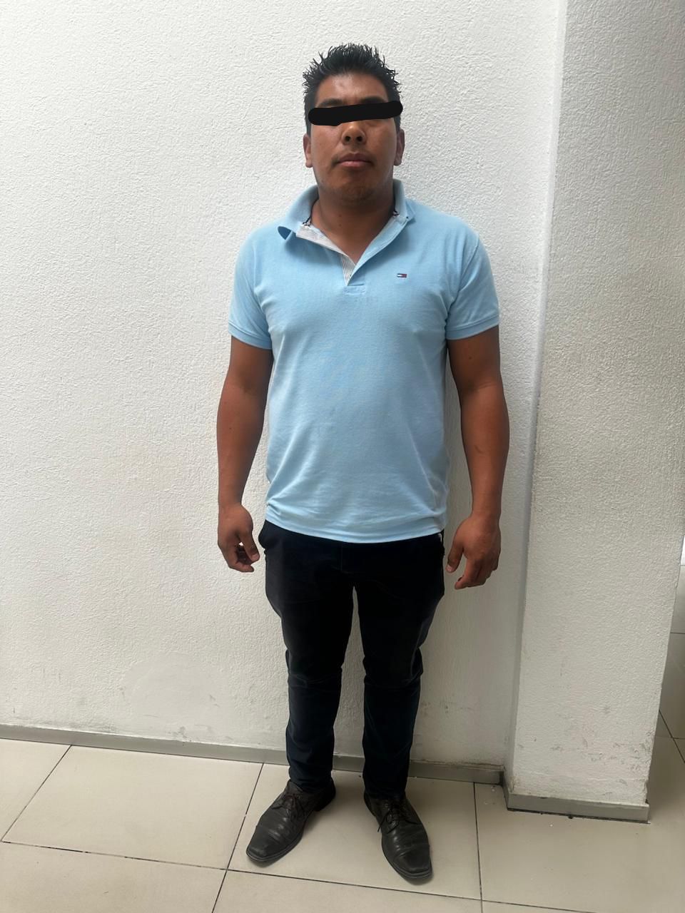 El conductor del camión de transporte público identificado como Hugo Adrián 'N' de 39 años de edad fue detenido por elementos de la policía municipal