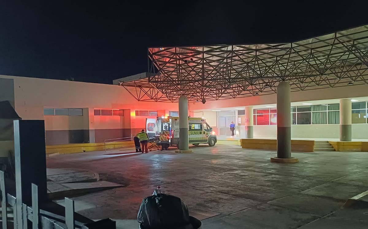 El joven fue trasladado a un hospital en Torreón. | Foto: Especial