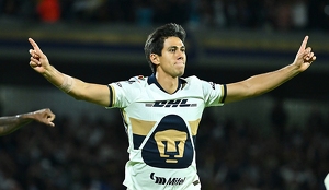 Pumas renovaría al delantero mexicano José Juan Macías a pesar de su fuerte lesión, pero se protegería en caso de no ver buenos resultados