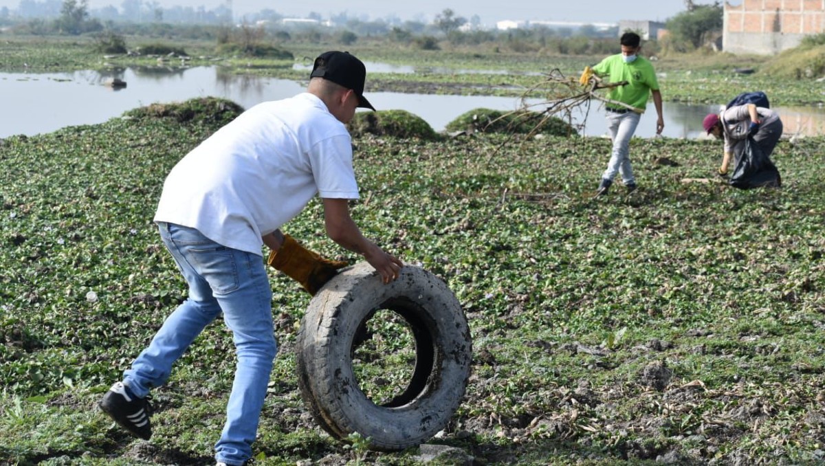 Retiran toneladas de basura en presas del Salto, Jalisco (Usi Toledo)