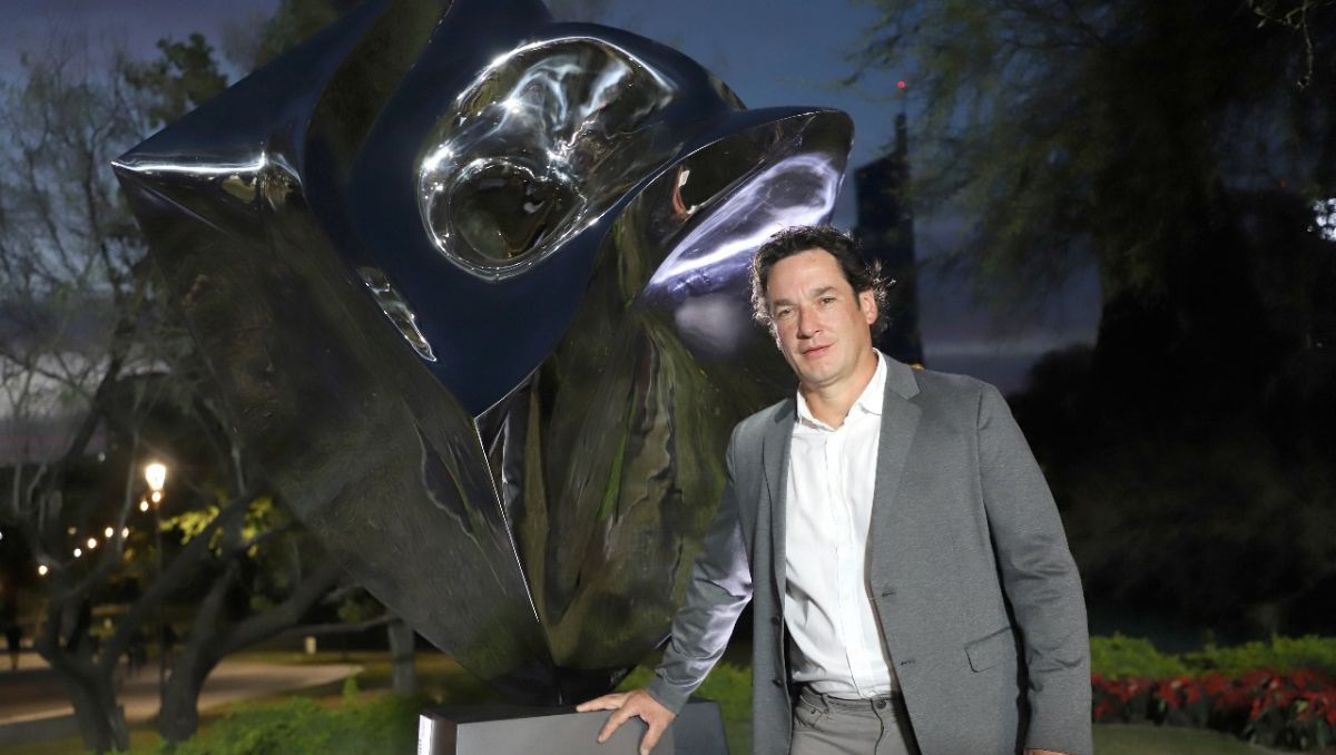 Vélez destaca valor de la geometría en su obra. Luis Guerra