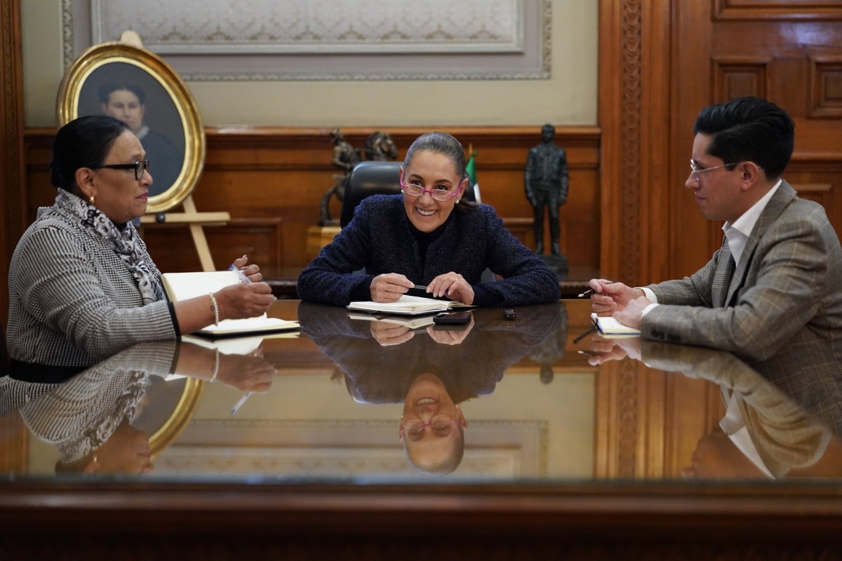 Sheinbaum habla por teléfono con el Papa León XIV para invitarlo a México: “Envía bendiciones y saludos”