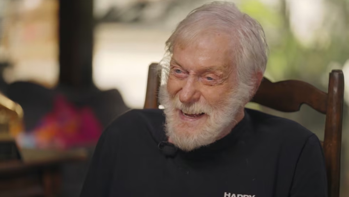 A sus 100 años, el actor Dick Van Dyke revela que aún desea más tiempo: "Quiero vivir más"