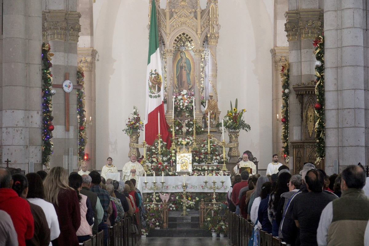 En Gómez Palacio, celebran a la Virgen de Guadalupe en la catedral. (Rolando Riestra)