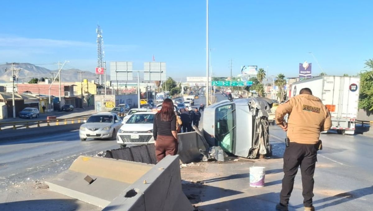 El accidente provocó cierre de carril y tráfico lento en la carretera Torreón-Matamoros. | Especial