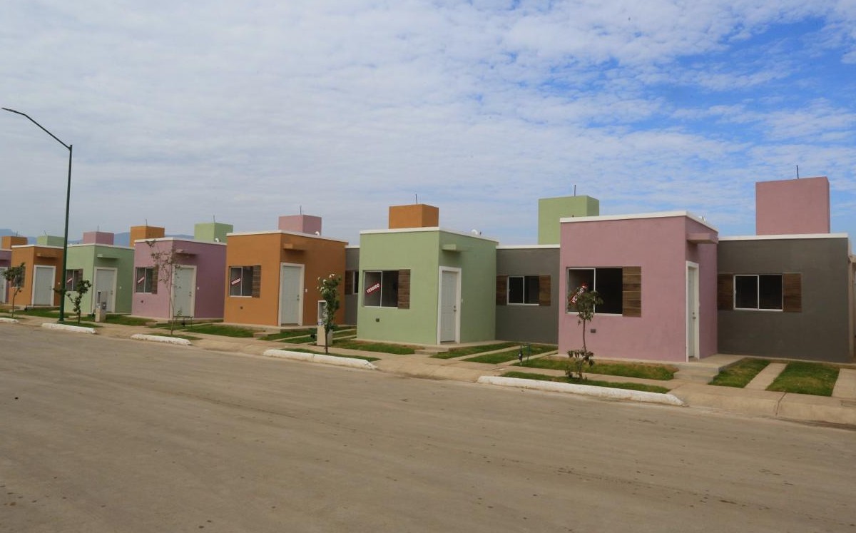 La entrega forma parte del programa Vivienda para el Bienestar, impulsado por la Presidenta.