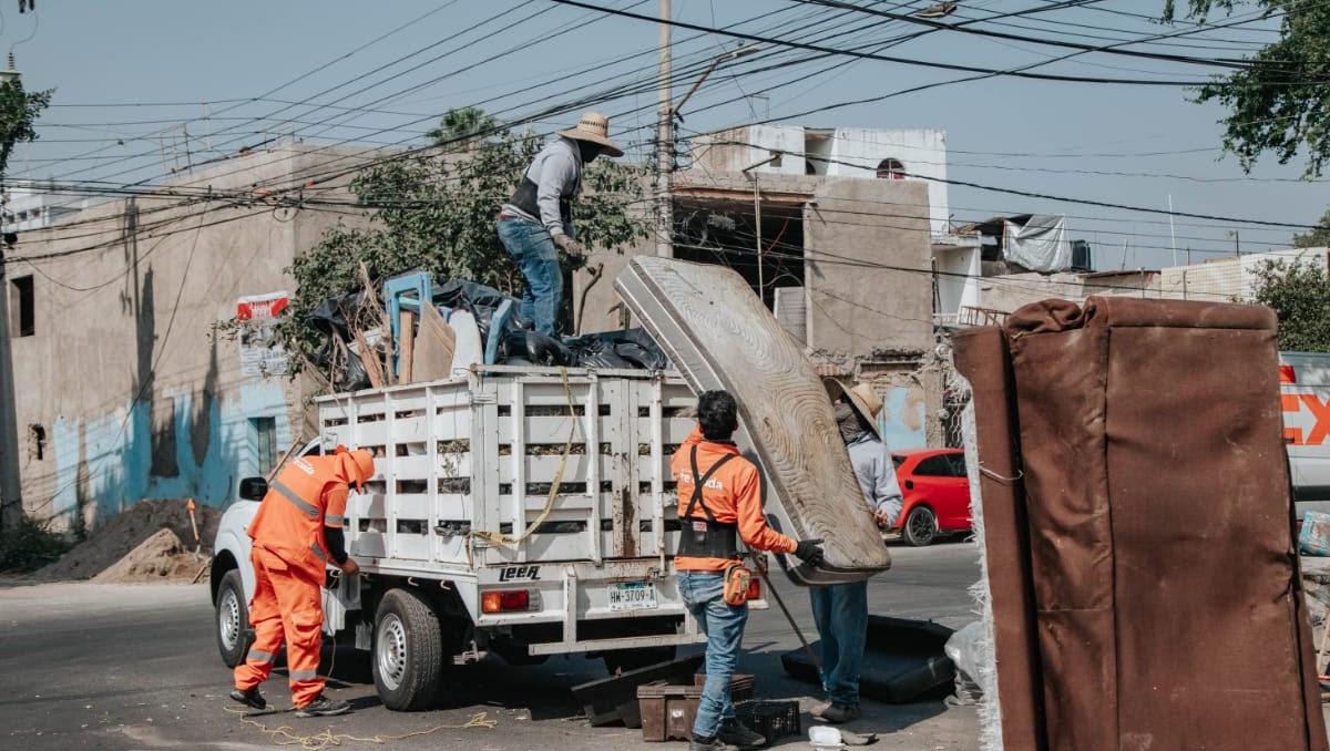 Guadalajara ha retirado toneladas de cacharros donde se forman criaderos de mosquitos (Cortesía)