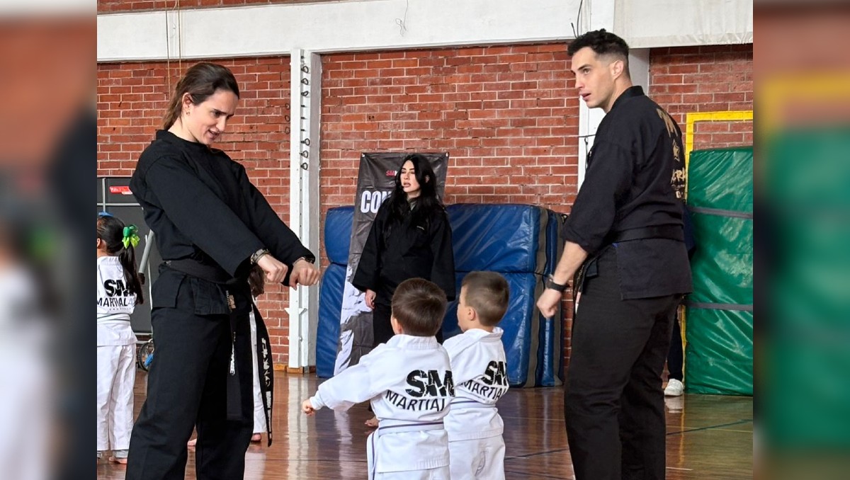 Mónica Sulaiman honra el legado de don José Sulaiman formando niños en el karate
