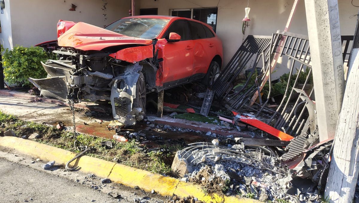 El percance dejó tres detenidos, pues intentaron agredir a los policías tras estar bajo los influjos del alcohol | Israel Santacruz