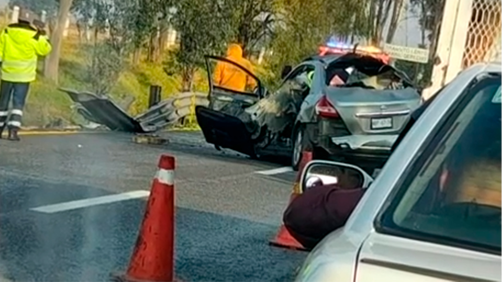 Tres muertos tras choque contra muro en la Toluca-Atlacomulco